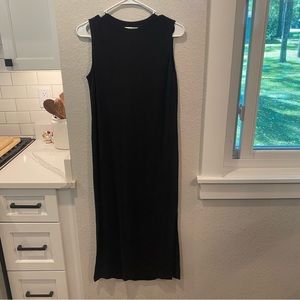 Vince Sleeveless Black Dress. Stretchy Fabric form fitting. Size small